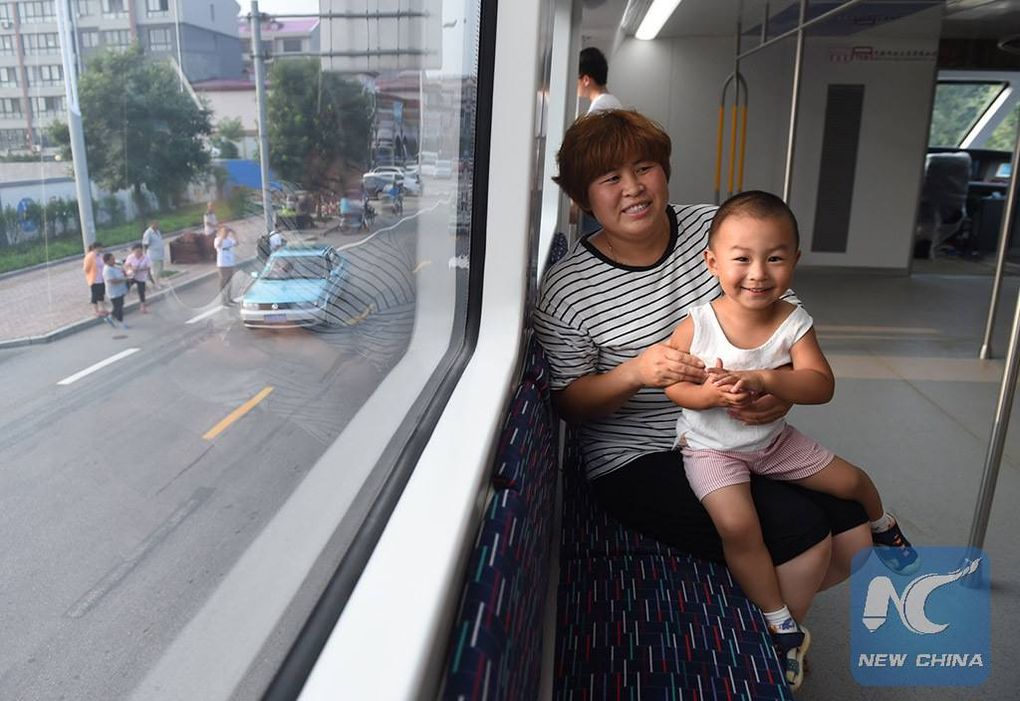 8 Reasons China's New Traffic-Straddling Bus Is So Fascinating Automotive & Transport, Engineering News