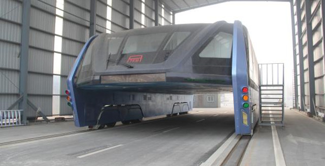 China’s Traffic-Straddling Bus - One Year On 2 China’s Traffic-Straddling Bus - One Year On Automotive & Transport, Engineering News