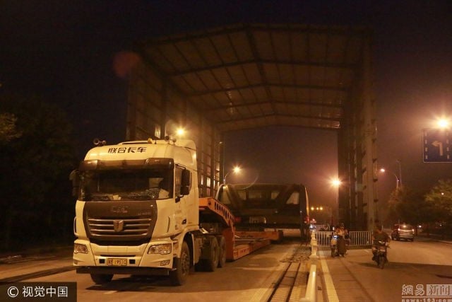 China’s Traffic-Straddling Bus - One Year On Automotive & Transport, Engineering News